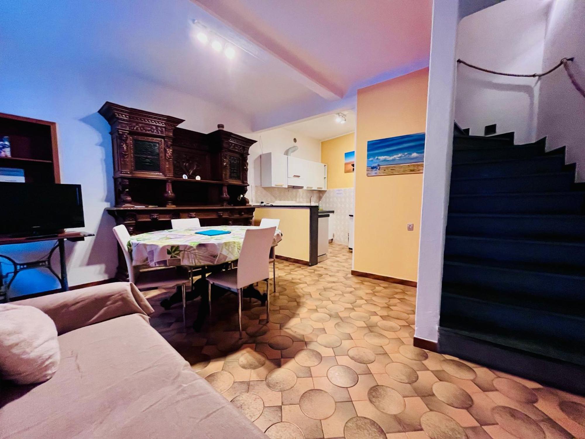 Casa Di Mezzo By Arbaspaa มานารอลา ภายนอก รูปภาพ
